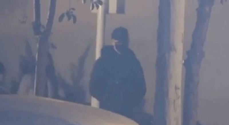 Dư Cảnh Thiên rời chương trình trong đêm khuya, rạng sáng ngày 5/5. Dư Cảnh Thiên rời chương trình trong đêm khuya, rạng sáng ngày 5/5.