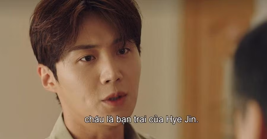 Doo Sik buộc phải nói mình là bạn trai