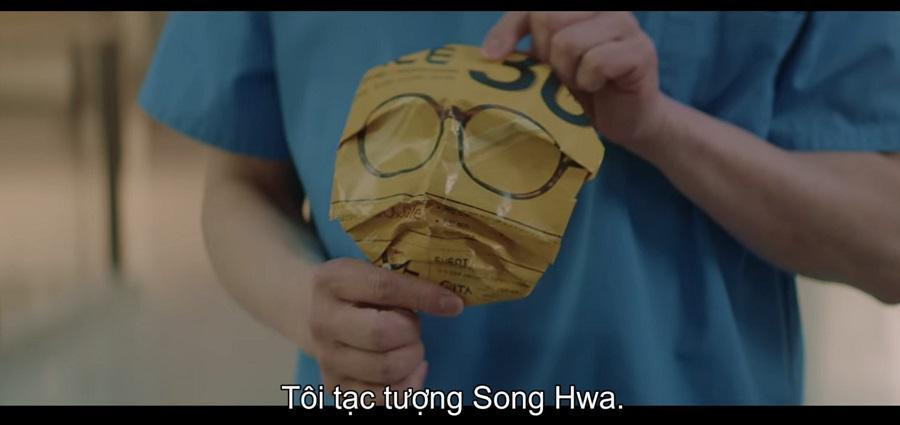 Ik Jun còn đòi lần sau sẽ tạc cả tượng để tuyên dương tấm lòng của Song Hwa. Ik Jun còn đòi lần sau sẽ tạc cả tượng để tuyên dương tấm lòng của Song Hwa.