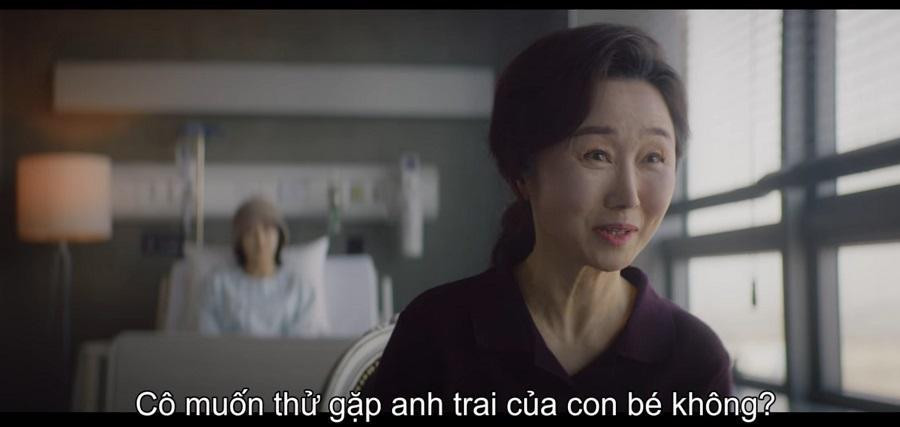 Mổ cho bệnh nhân thành công, Song Hwa còn được mẹ bệnh nhân đòi làm mai mối. Mổ cho bệnh nhân thành công, Song Hwa còn được mẹ bệnh nhân đòi làm mai mối.