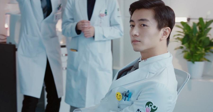 Trần Hiểu với tạo hình bác sĩ trong phim mới Trần Hiểu với tạo hình bác sĩ trong phim mới