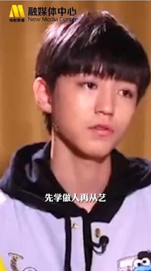 Vương Tuấn Khải thì cho rằng cần học làm người trước khi làm nghệ thuật.