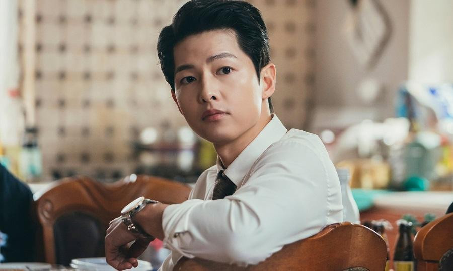 Song Joong Ki sau khi cách ly đã trở lại tiếp tục ghi hình cho "Bogota". Song Joong Ki sau khi cách ly đã trở lại tiếp tục ghi hình cho "Bogota".