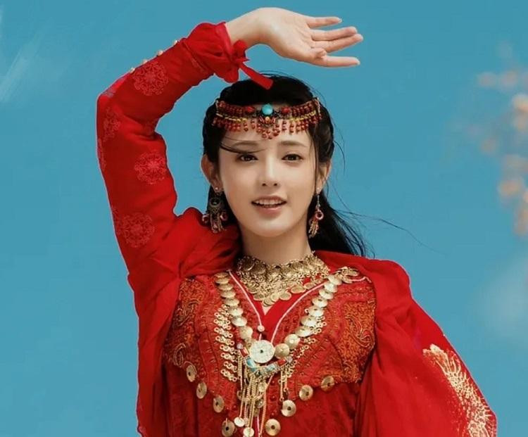 Vai diễn Tiểu Phong trong "Đông Cung" giúp sự nghiệp Bành Tiểu Nhiễm khởi sắc