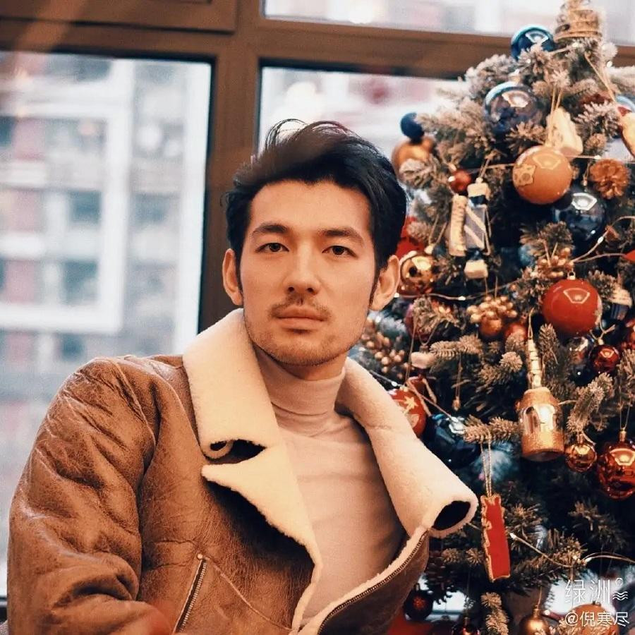 Và hình ảnh đời thường. Và hình ảnh đời thường.