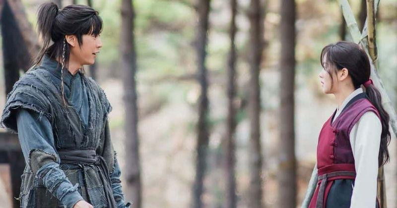 Na In Woo là diễn viên thay thế Ji Soo để vào vai On Dal. Na In Woo là diễn viên thay thế Ji Soo để vào vai On Dal.