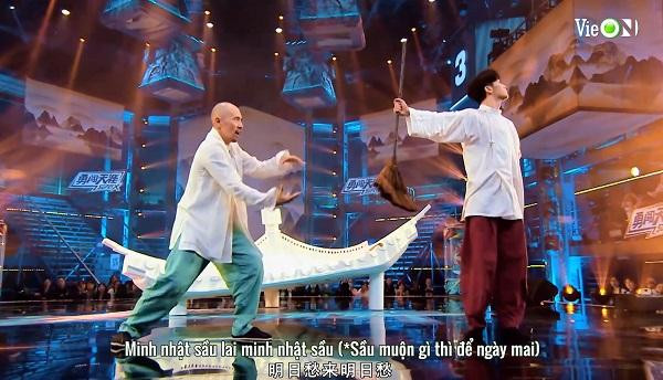 Màn trình diễn của hai thành viên đội Trương Nghệ Hưng nhận cơn mưa lời khen. Màn trình diễn của hai thành viên đội Trương Nghệ Hưng nhận cơn mưa lời khen.