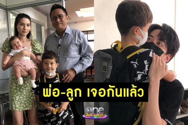 Sara sau khi có gia đình mới, vì muốn Mike phải chu cấp thêm cho cô để nuôi con thứ hai, nên đã gây khó dễ không cho Mike gặp Maxwell.