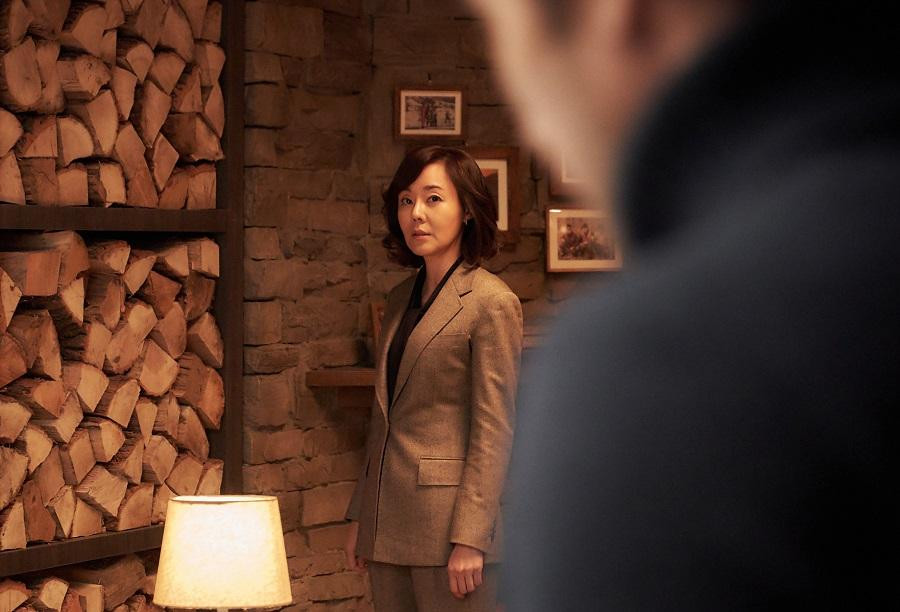 Kim Yun Jin trong vai Yang Sin Ae.