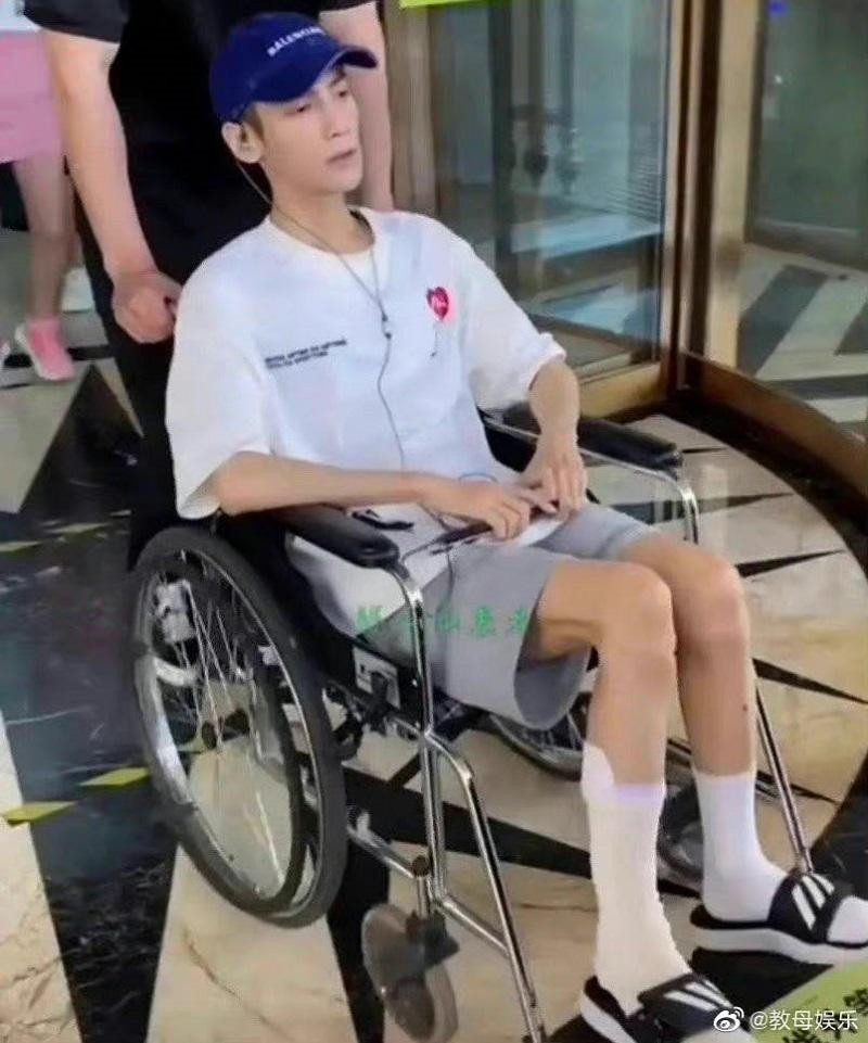 Hình ảnh La Vân Hi được người qua đường chụp lại Hình ảnh La Vân Hi được người qua đường chụp lại