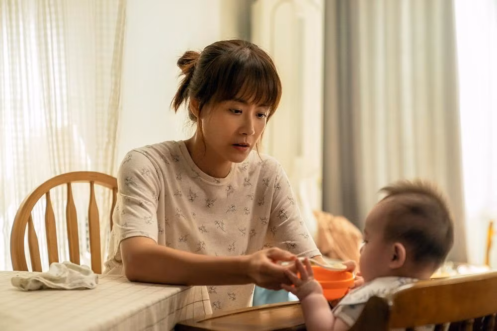 Nữ diễn viên Ryoo Hyoun Kyoung vào vai mẹ đơn thân Young Chae