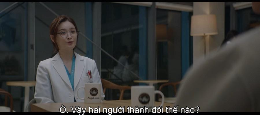 Câu chuyện tình yêu của anh khiến Song Hwa tò mò vì giống như mình. Câu chuyện tình yêu của anh khiến Song Hwa tò mò vì giống như mình.