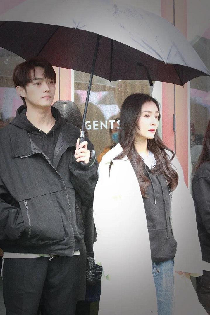 Trong Định Luật Tình Yêu 80/20, Dương Mịch đóng cùng Hứa Khải.