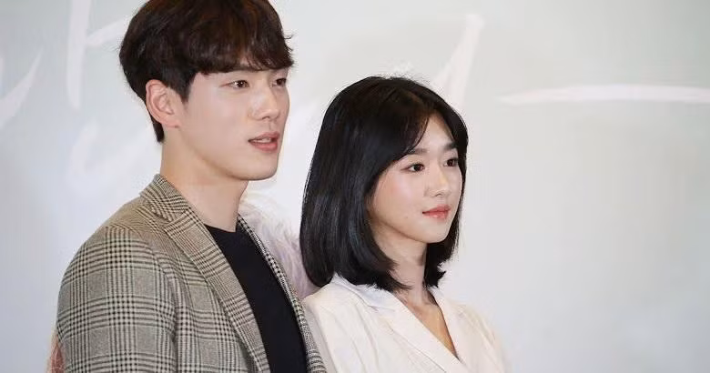 Cái kết của scandal chính là sự nghiệp của Kim Jung Hyun lẫn Seo Ye Ji đều bị ảnh hưởng nghiêm trọng