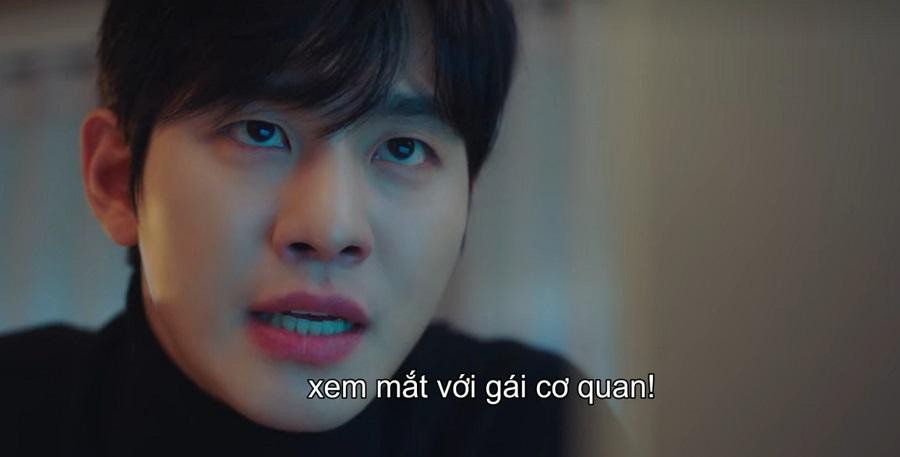 Kang Tae Moo tức giận vì phát hiện Shin Ha Ri tiếp tục lừa mình. Kang Tae Moo tức giận vì phát hiện Shin Ha Ri tiếp tục lừa mình.