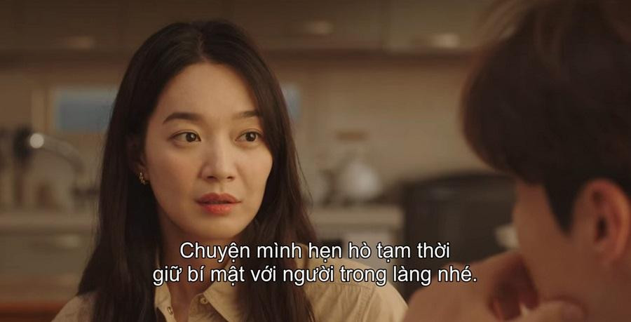 Nhưng lại tiếp tục không muốn dân làng bàn tán ra vào chuyện tình cảm của mình. Nhưng lại tiếp tục không muốn dân làng bàn tán ra vào chuyện tình cảm của mình.