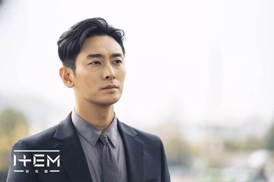 Joo Ji Hoon tham gia với tư cách khách mời trong "Hunt". Joo Ji Hoon tham gia với tư cách khách mời trong "Hunt".