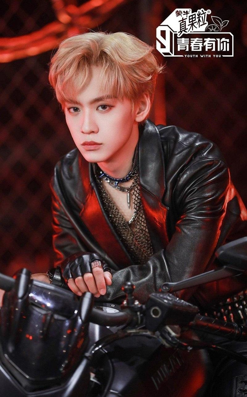 Dư Cảnh Thiên là một trong những nhân tố nổi trội và hút fan nhất của chương trình. Dư Cảnh Thiên là một trong những nhân tố nổi trội và hút fan nhất của chương trình.