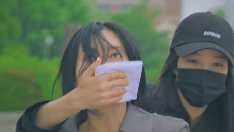 Nhưng liền ngay sau đó Seo Jin đã bị Yoon Hee (Eugene) và Soo Ryeon (Lee Ji Ah) bắt cóc. Nhưng liền ngay sau đó Seo Jin đã bị Yoon Hee (Eugene) và Soo Ryeon (Lee Ji Ah) bắt cóc.