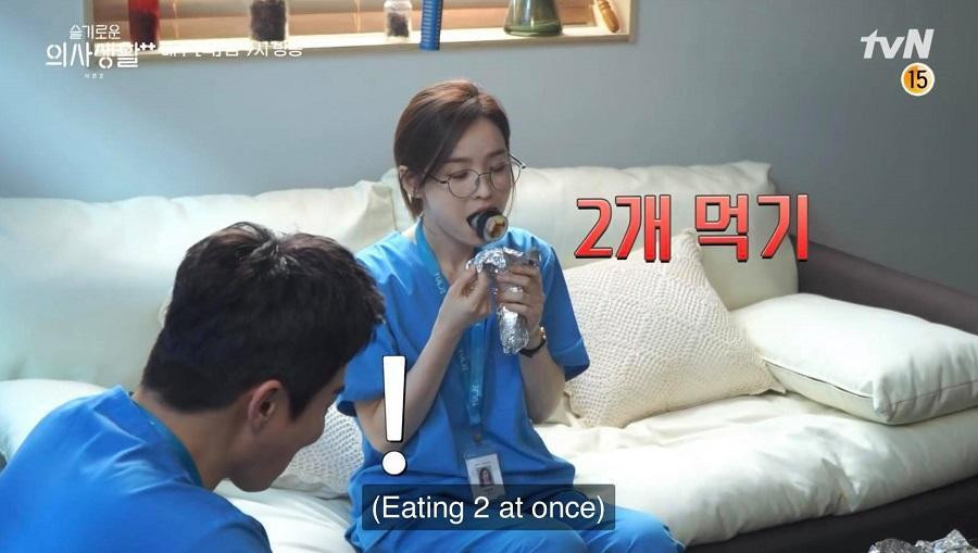 Nhân vật Song Hwa và Jun Wan trong phim là hai thánh ăn của hội. Nhân vật Song Hwa và Jun Wan trong phim là hai thánh ăn của hội.