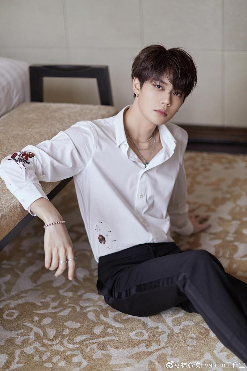 Người hâm mộ không khỏi thất vọng trước những sự thật khác xa với hình tượng mà Lâm Ngạn Tuấn xây dựng.