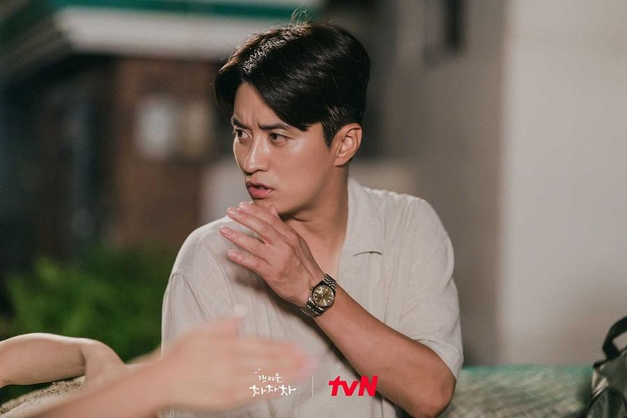 Ngược lại, Chang Yeong Guk lại là một người hời hợt vô tâm, nên chưa bao giờ hiểu lòng vợ Ngược lại, Chang Yeong Guk lại là một người hời hợt vô tâm, nên chưa bao giờ hiểu lòng vợ