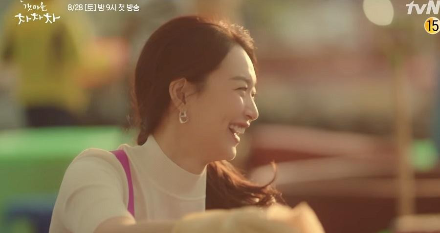 Shin Min Ah vẫn ghi điểm nhờ nụ cười tỏa nắng khoe lúm đồng tiền. Shin Min Ah vẫn ghi điểm nhờ nụ cười tỏa nắng khoe lúm đồng tiền.