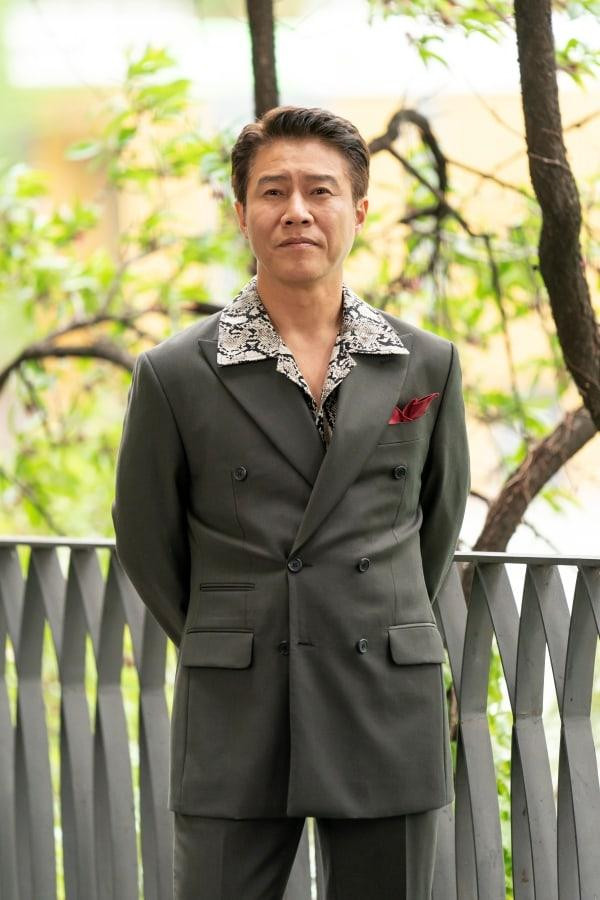 Nam diễn viên Park Ho San vai Yoo Dong Pil.