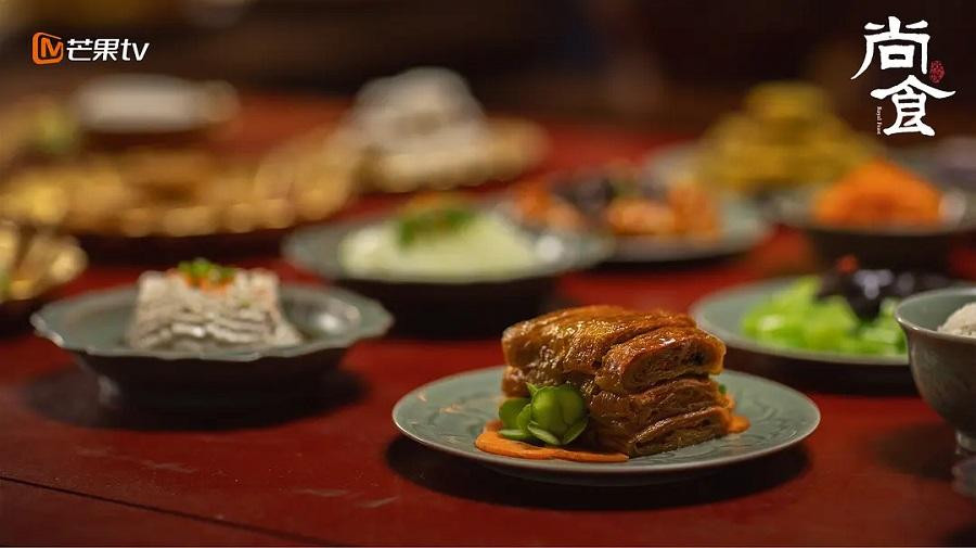 Phim về ẩm thực, nhưng món ăn lại kém hấp dẫn chỉ vì đổ màu bị quá tay.