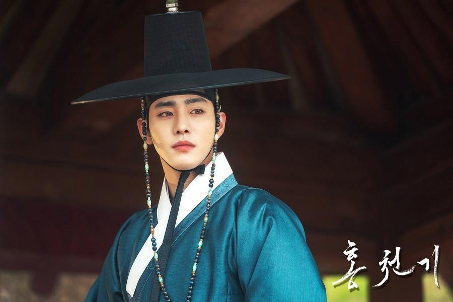 Đây là lần đầu Ahn Hyo Seop đảm nhận vai chính phim cổ trang. Đây là lần đầu Ahn Hyo Seop đảm nhận vai chính phim cổ trang.