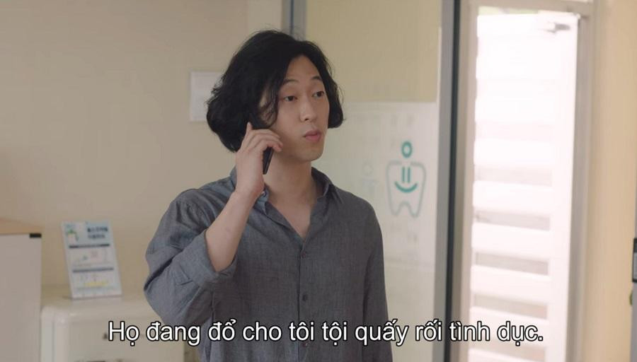 Nhưng sai lầm của gã khách này là nghĩ hai cô gái rất dễ bắt nạt Nhưng sai lầm của gã khách này là nghĩ hai cô gái rất dễ bắt nạt