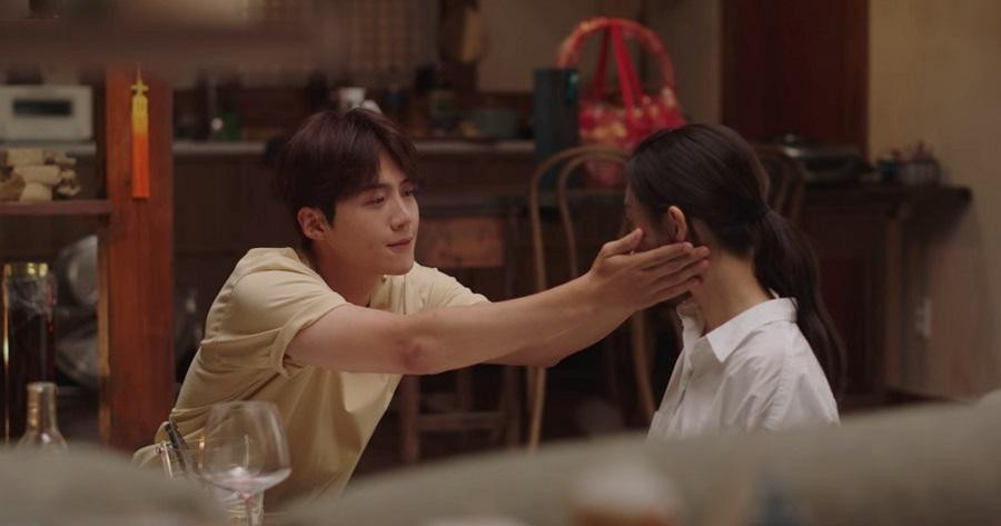 Mà say rượu hay say gì thì chưa rõ... Mà say rượu hay say gì thì chưa rõ...