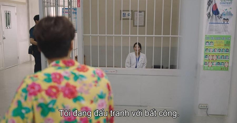 Chị tiếp tục lên sở cảnh sát và không chịu về nếu không bắt giam gã yêu râu xanh kia Chị tiếp tục lên sở cảnh sát và không chịu về nếu không bắt giam gã yêu râu xanh kia