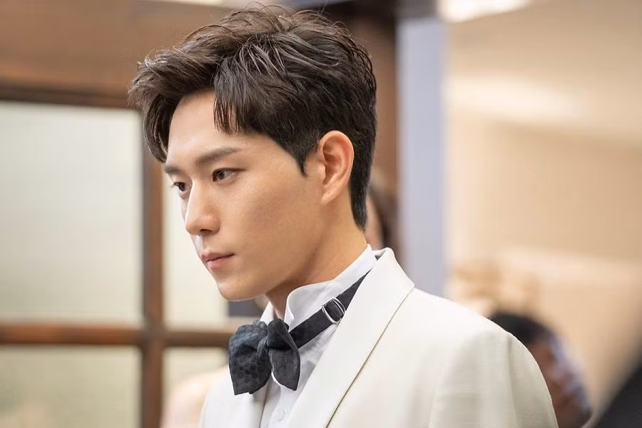 Kim Young Dae.