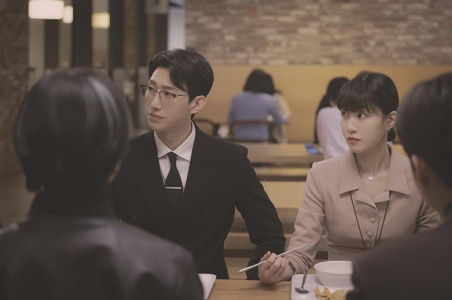 Kang Ki Young tỏa sáng với hình ảnh lịch thiệp, phong độ. Kang Ki Young tỏa sáng với hình ảnh lịch thiệp, phong độ.