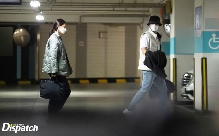 Ảnh hẹn hò của Kim Jung Hyun và Seo Ji Hye được Dispatch tung ra.