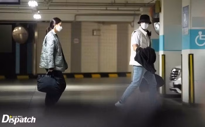 Ảnh hẹn hò của Kim Jung Hyun và Seo Ji Hye được Dispatch tung ra.