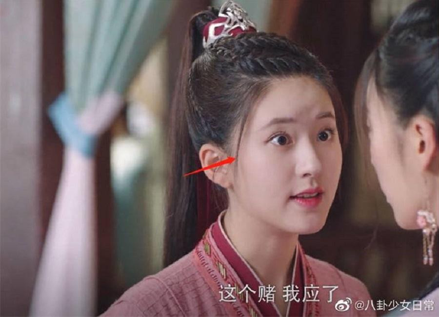 Triệu Lộ Tư cứ liên tục trợn mắt khó hiểu. Triệu Lộ Tư cứ liên tục trợn mắt khó hiểu.