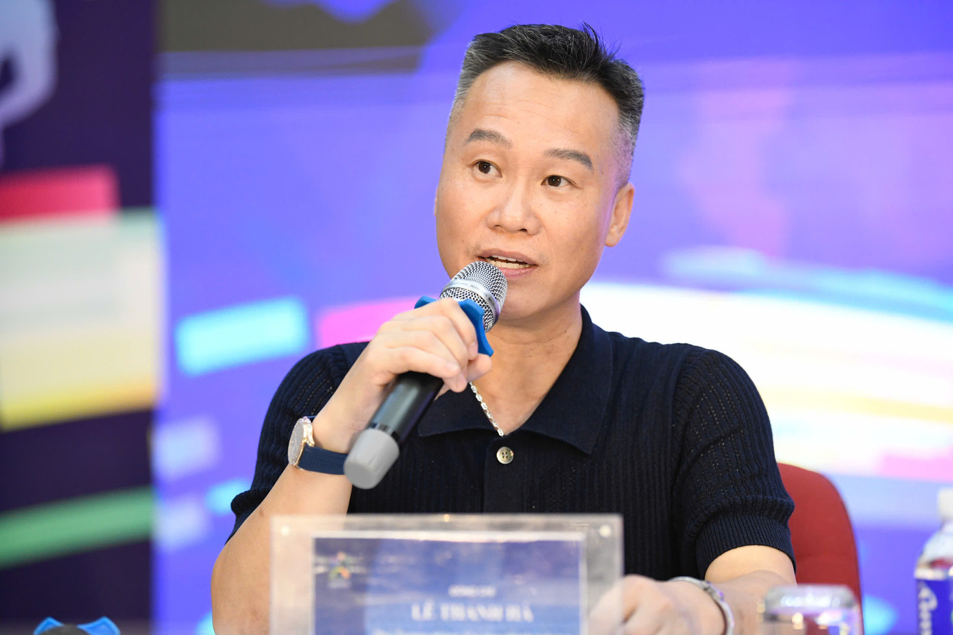 Trao đổi về việc xác định trình độ của vận động viên nghiệp dư khi tham dự giải đấu, ông Lê Thanh Hà - Phó Trưởng phòng Thể thao thành tích cao Cục Thể dục - Thể thao Việt Nam, Giám đốc Chuyên môn giải, cho biết: Ban Tổ chức sẽ không căn cứ vào điểm trình để xác định trình độ vận động viên. Những vận động viên đã đạt thành tích nhất định tại một số giải đấu, như Giải Vô địch Pickleball Quốc gia 2025 diễn ra tại Vũng Tàu, Giải Vô địch Pickleball các câu lạc bộ tại Bắc Giang... sẽ được phân định thi đấu ở bảng chuyên nghiệp.