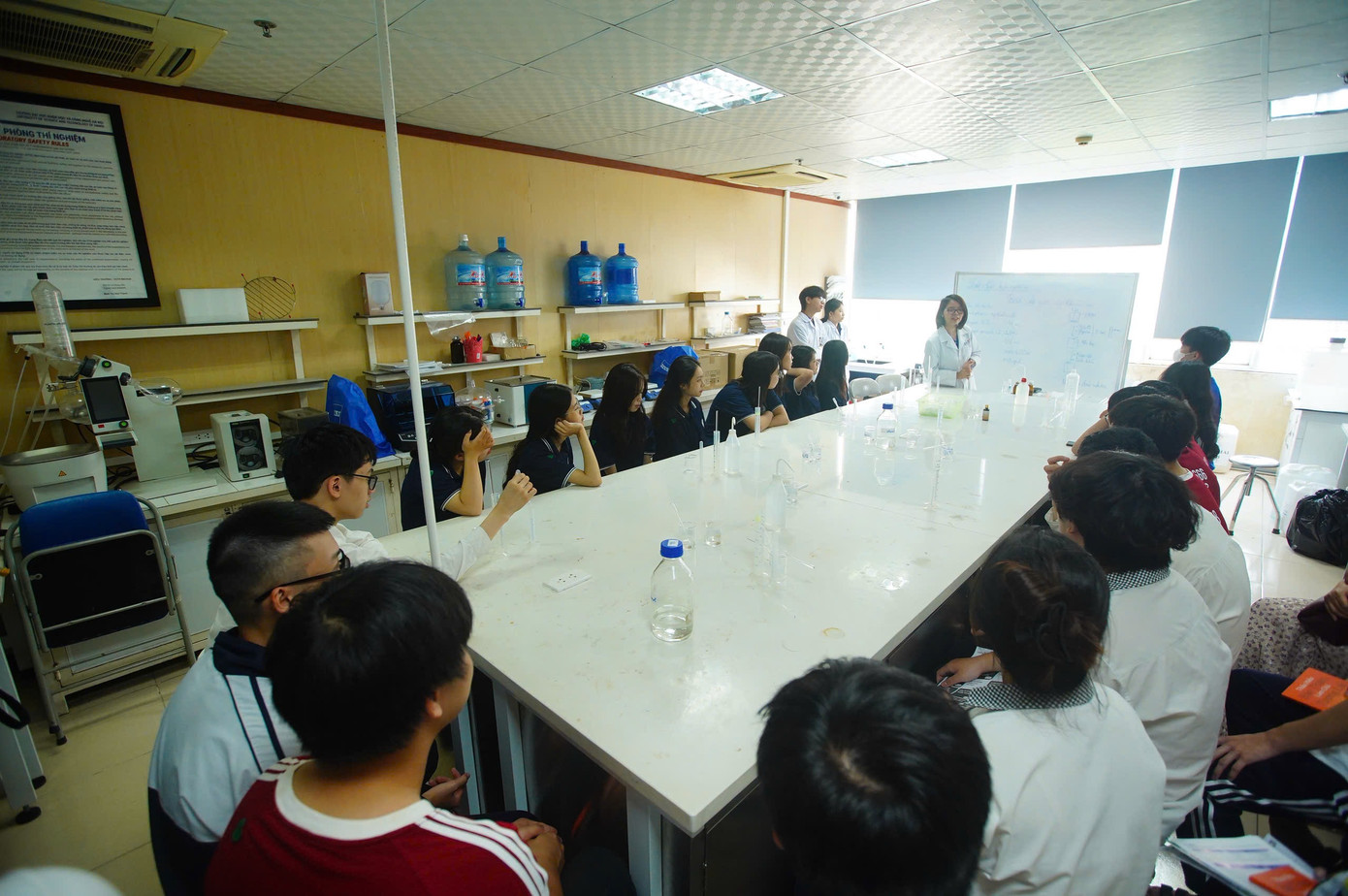 Ngày hội tuyển sinh khối các ngành Khoa học và Công nghệ: Những trải nghiệm đáng nhớ ảnh 54 Ngày hội tuyển sinh khối các ngành Khoa học và Công nghệ: Những trải nghiệm đáng nhớ ảnh 54