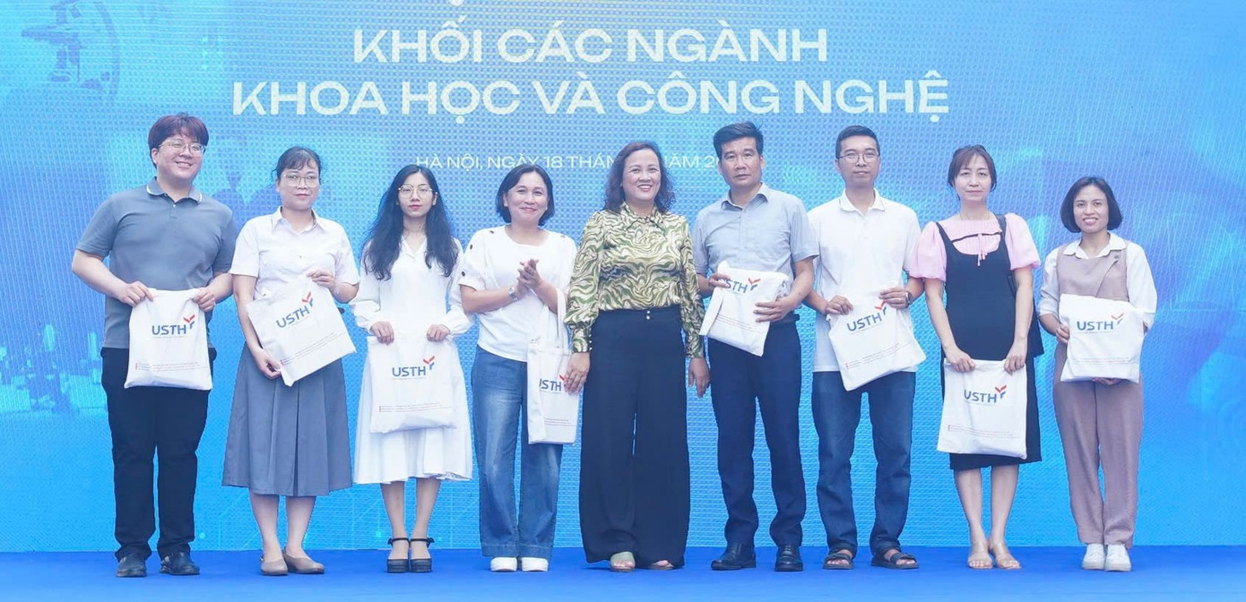 Ngày hội tuyển sinh khối các ngành Khoa học và Công nghệ: Những trải nghiệm đáng nhớ ảnh 18 Ngày hội tuyển sinh khối các ngành Khoa học và Công nghệ: Những trải nghiệm đáng nhớ ảnh 18