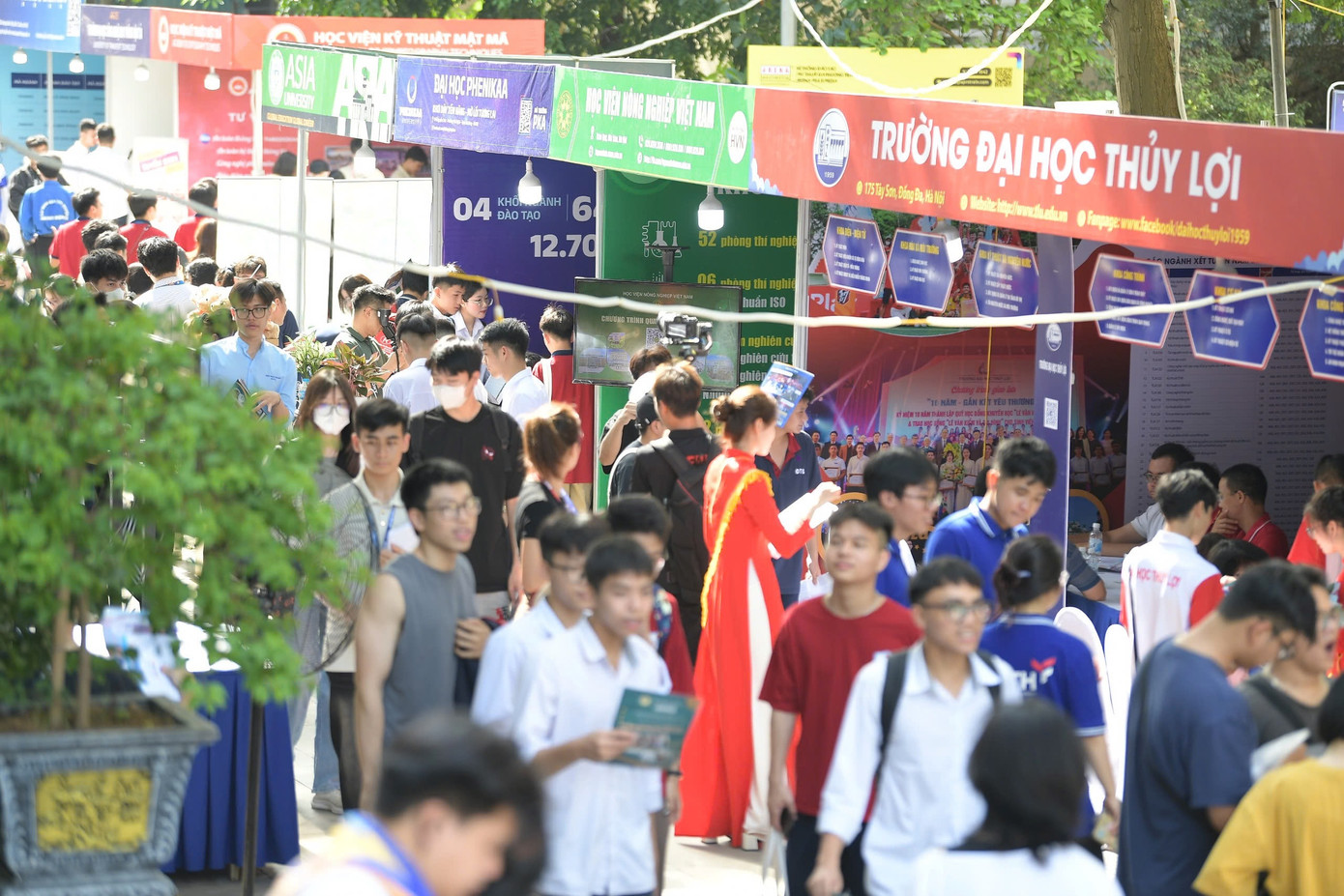 Ngày hội tuyển sinh khối các ngành Khoa học và Công nghệ: Những trải nghiệm đáng nhớ ảnh 30 Ngày hội tuyển sinh khối các ngành Khoa học và Công nghệ: Những trải nghiệm đáng nhớ ảnh 30