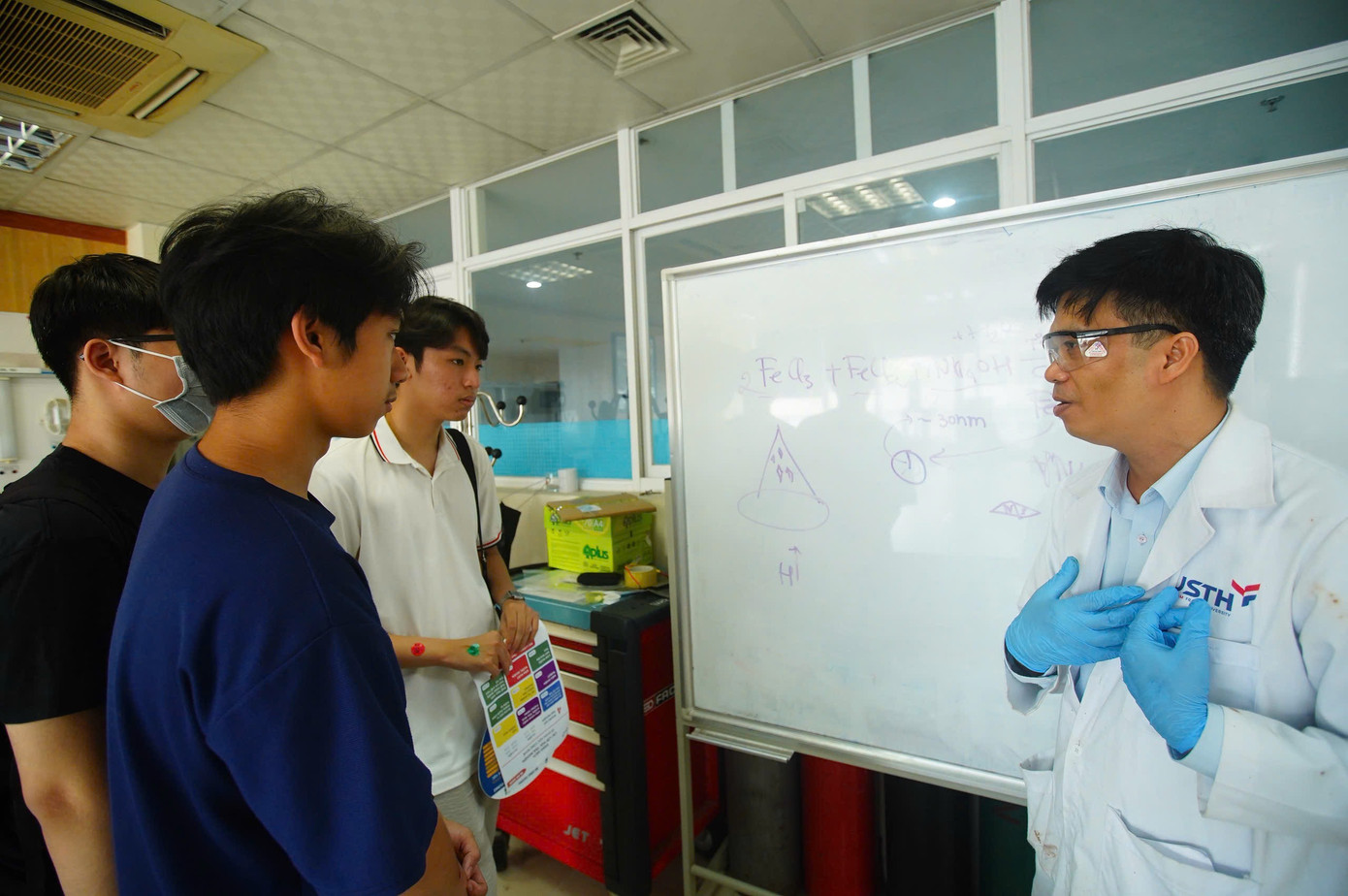 Ngày hội tuyển sinh khối các ngành Khoa học và Công nghệ: Những trải nghiệm đáng nhớ ảnh 52 Ngày hội tuyển sinh khối các ngành Khoa học và Công nghệ: Những trải nghiệm đáng nhớ ảnh 52