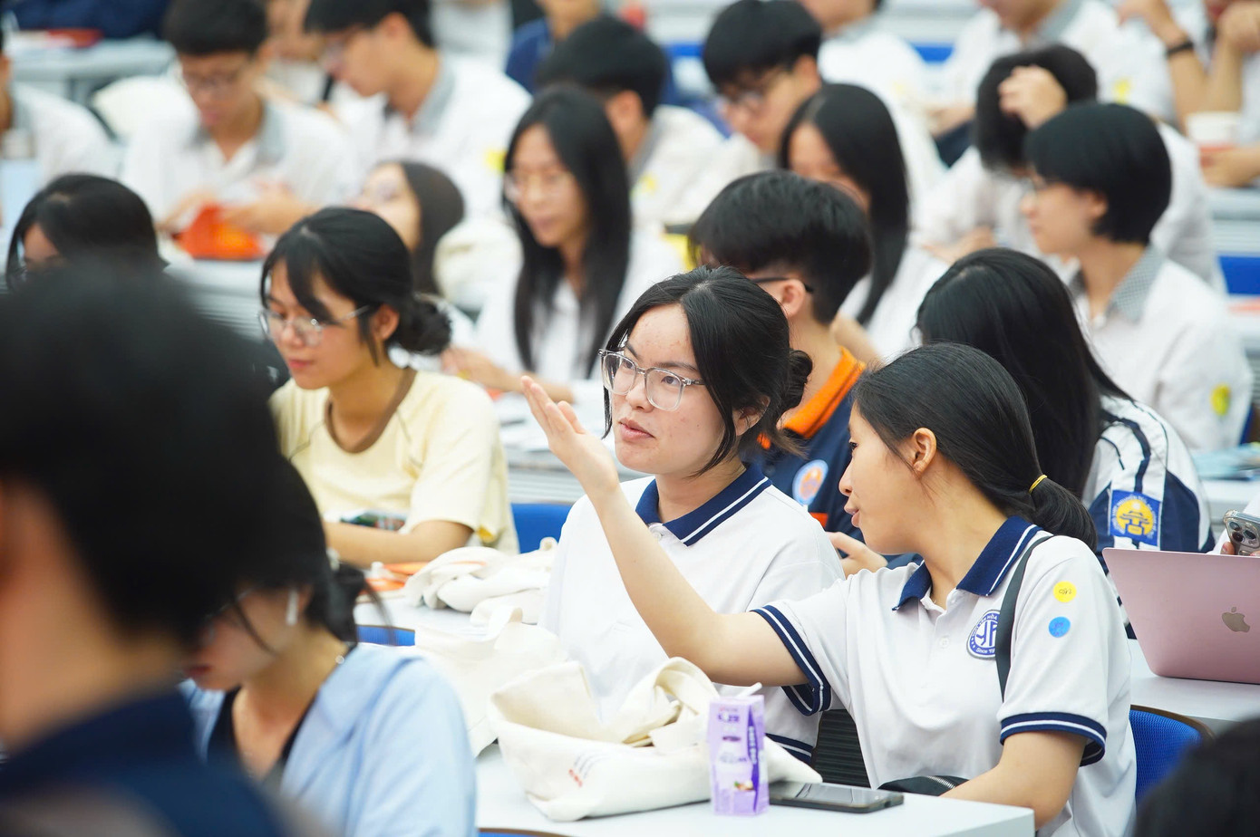 Ngày hội tuyển sinh khối các ngành Khoa học và Công nghệ: Những trải nghiệm đáng nhớ ảnh 40 Ngày hội tuyển sinh khối các ngành Khoa học và Công nghệ: Những trải nghiệm đáng nhớ ảnh 40