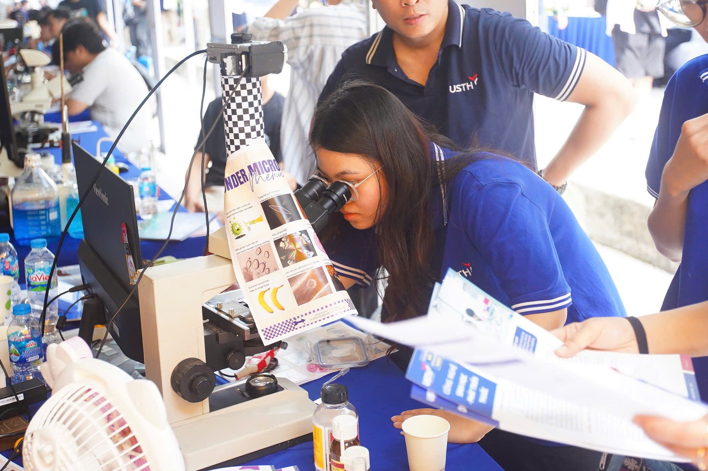 Ngày hội tuyển sinh khối các ngành Khoa học và Công nghệ: Những trải nghiệm đáng nhớ ảnh 71 Ngày hội tuyển sinh khối các ngành Khoa học và Công nghệ: Những trải nghiệm đáng nhớ ảnh 71