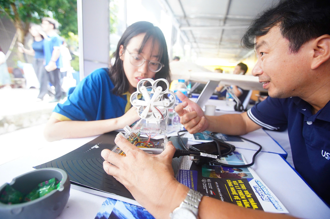 Ngày hội tuyển sinh khối các ngành Khoa học và Công nghệ: Những trải nghiệm đáng nhớ ảnh 74 Ngày hội tuyển sinh khối các ngành Khoa học và Công nghệ: Những trải nghiệm đáng nhớ ảnh 74