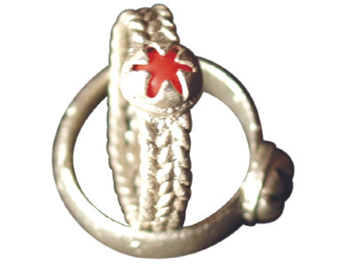 Cặp nhẫn được chế tác bởi nghệ nhân Ya Tuất 