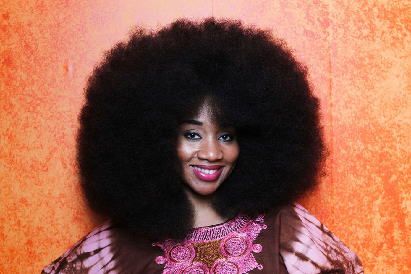 Cô Aevin Dugas tự hào với mái tóc của mình 