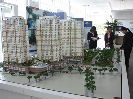 Người dân đang chờ đợi gói tín dụng cho vay mua nhà lãi suất thấp. Ảnh: Đình Sơn. Người dân đang chờ đợi gói tín dụng cho vay mua nhà lãi suất thấp. Ảnh: Đình Sơn