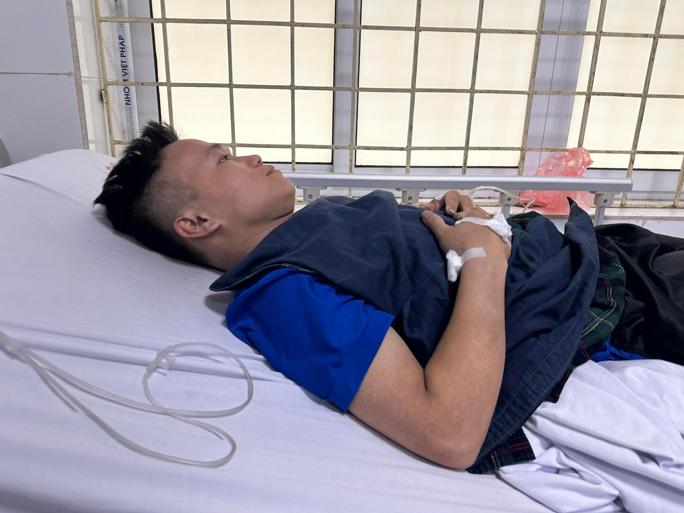 Nạn nhân vụ cháy nhà trọ ở Trung Kính kể lại thời khắc lửa tràn các khu phòng, một nạn nhân cao tuổi tiên lượng nặng ảnh 1 Nạn nhân vụ cháy nhà trọ ở Trung Kính kể lại thời khắc lửa tràn các khu phòng, một nạn nhân cao tuổi tiên lượng nặng ảnh 1